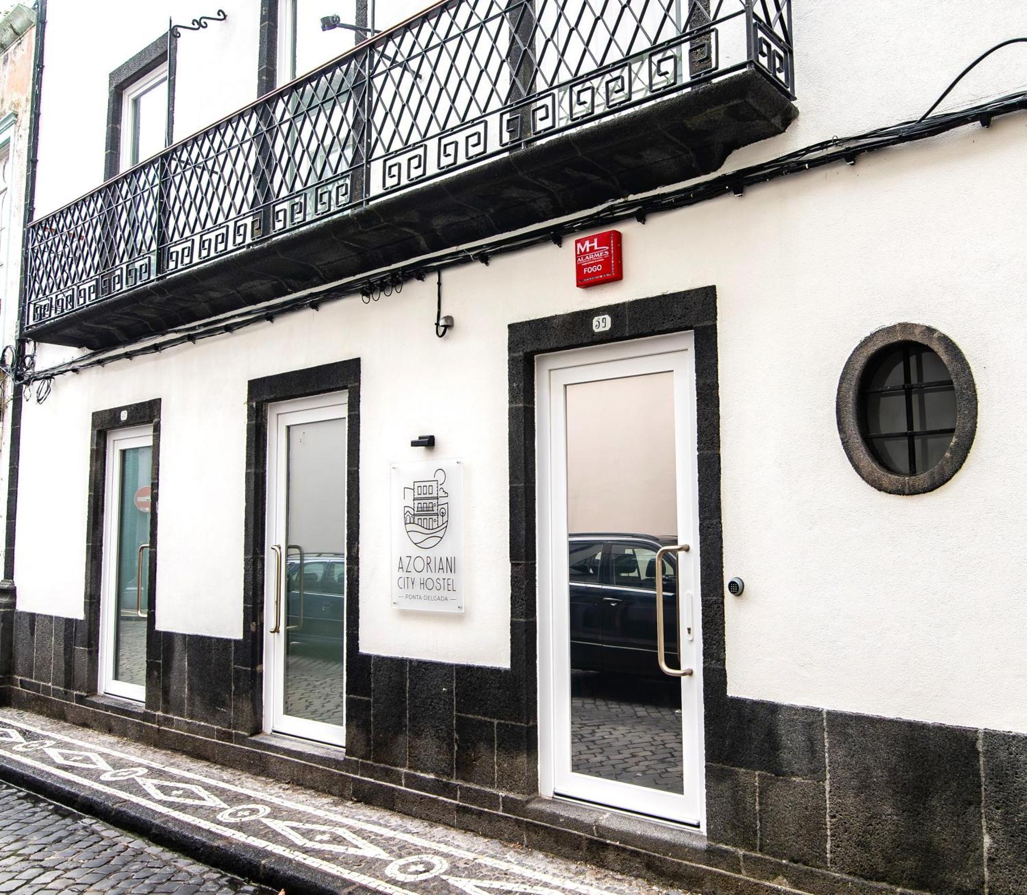 Azoriani City Hostel Ponta Delgada エクステリア 写真